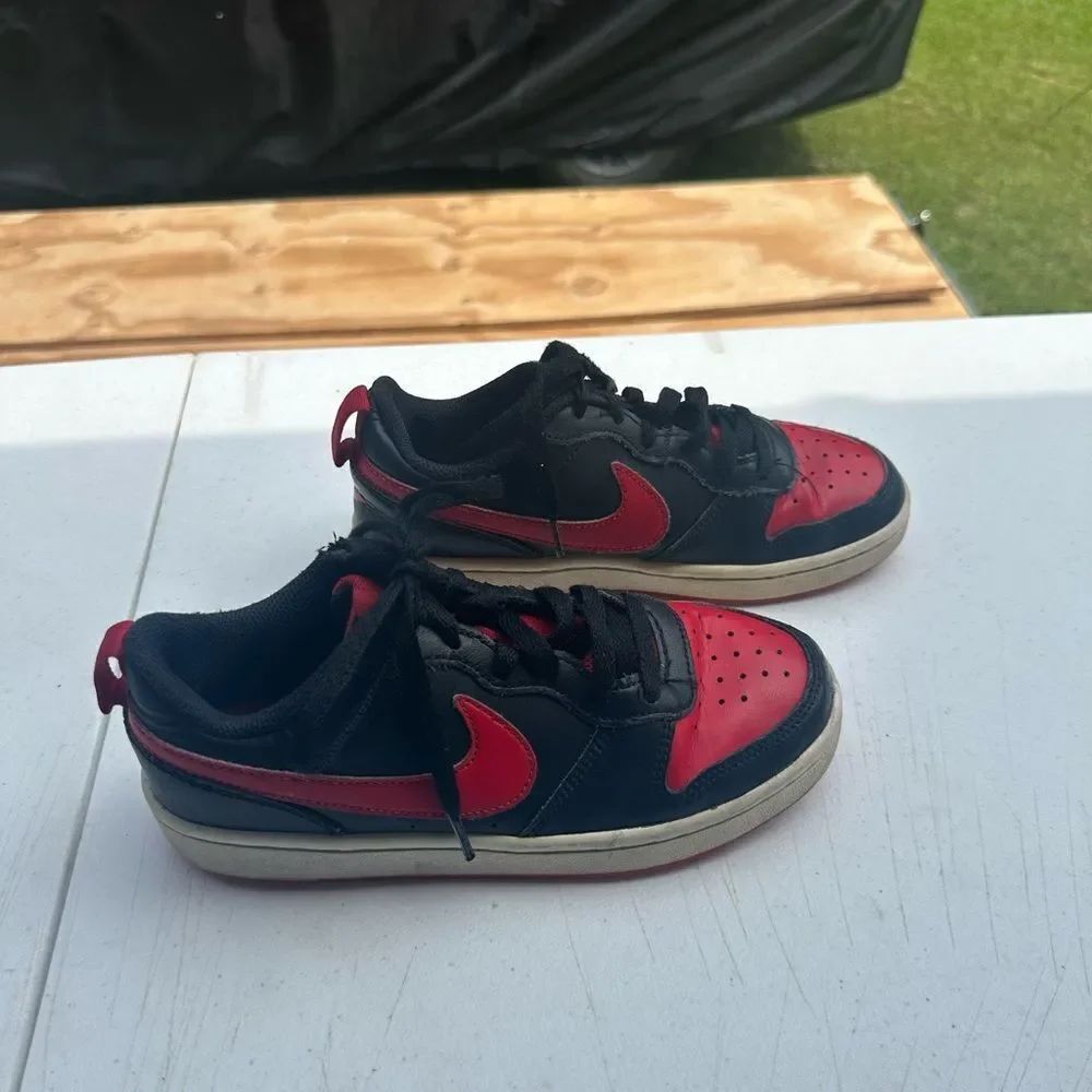 Nike Kids Black and Red Sneakers